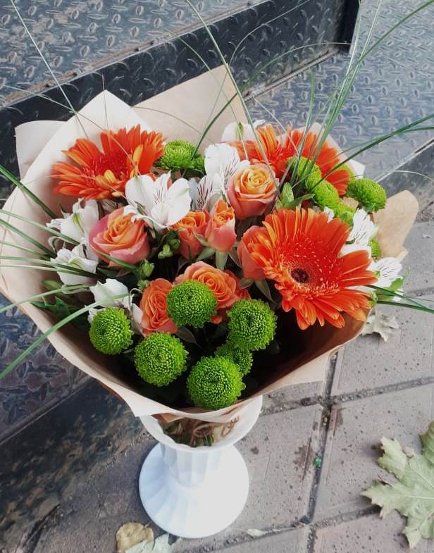 Букет цветов из: Герберы, Хризантемы, Альстромерии и Розы в Стальском