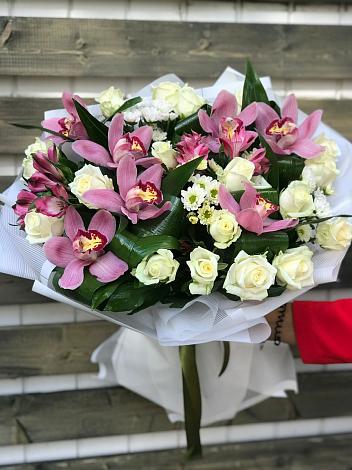 Букет цветов из: Розы и Хризантемы в Стальском