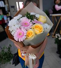 Букет цветов из:  Герберы, Розы и Хризантемы в Стальском