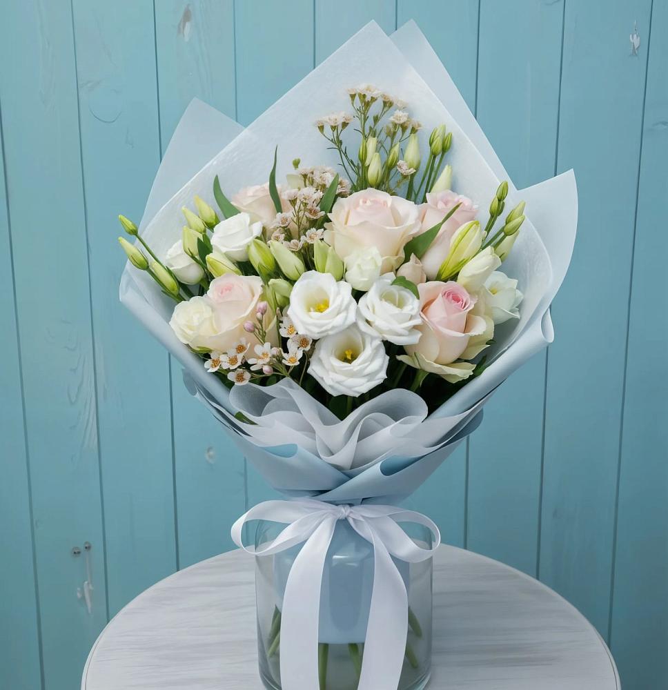 Букет цветов из: Розы и Лизиантусы в Стальском