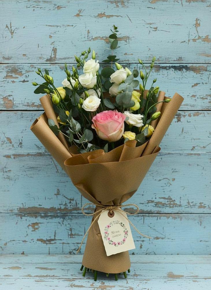 Букет цветов из: Розы и Лизиантусы в Стальском