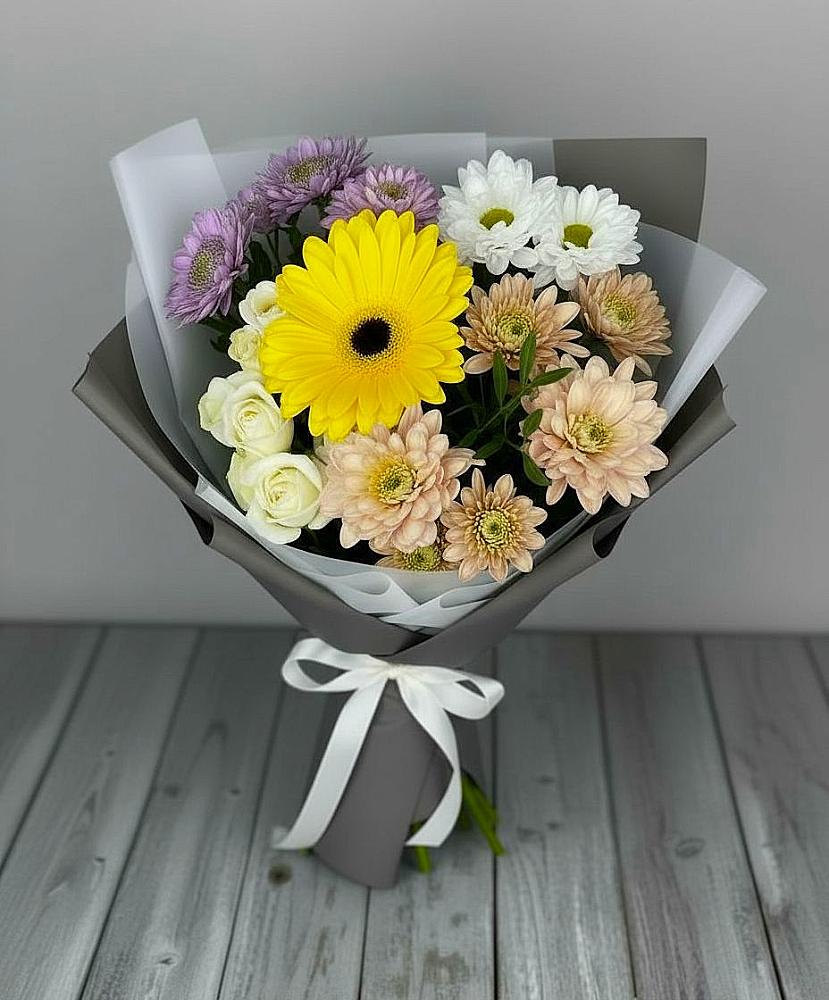 Букет цветов из: Розы, Герберы и Хризантемы в Стальском
