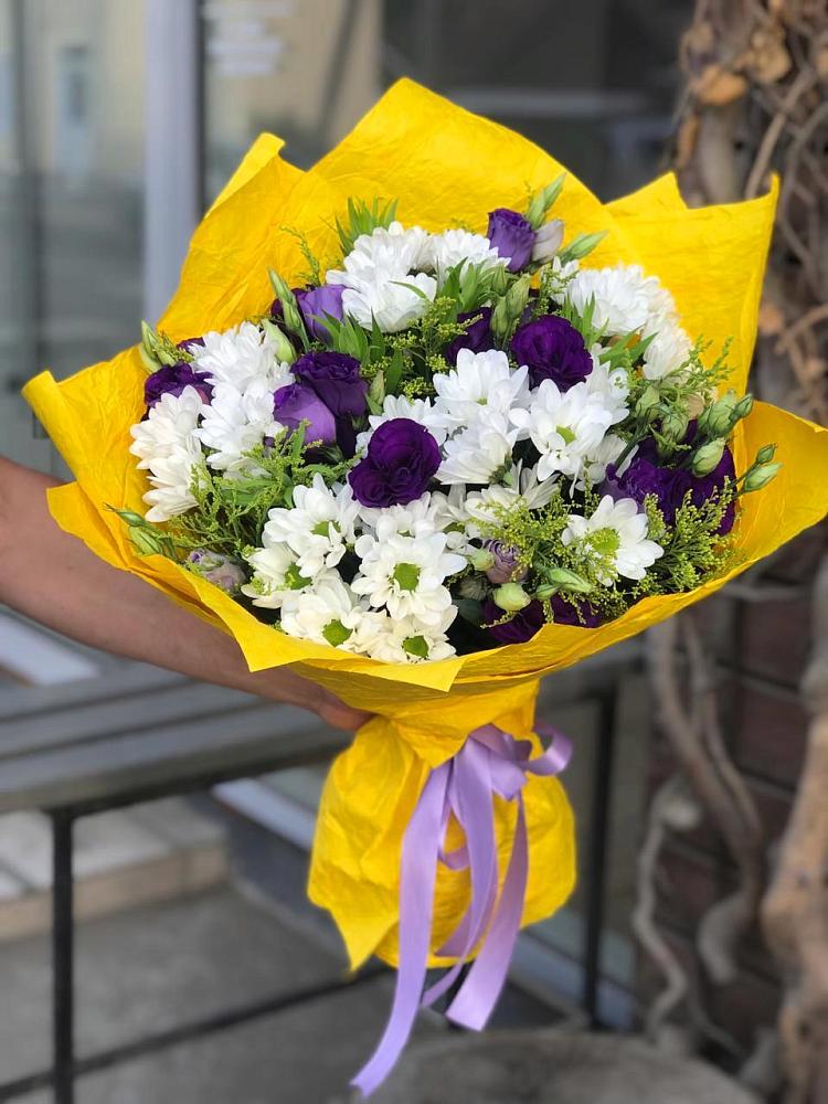 Букет цветов из: Ирисы, Хризантемы и Ромашки в Стальском