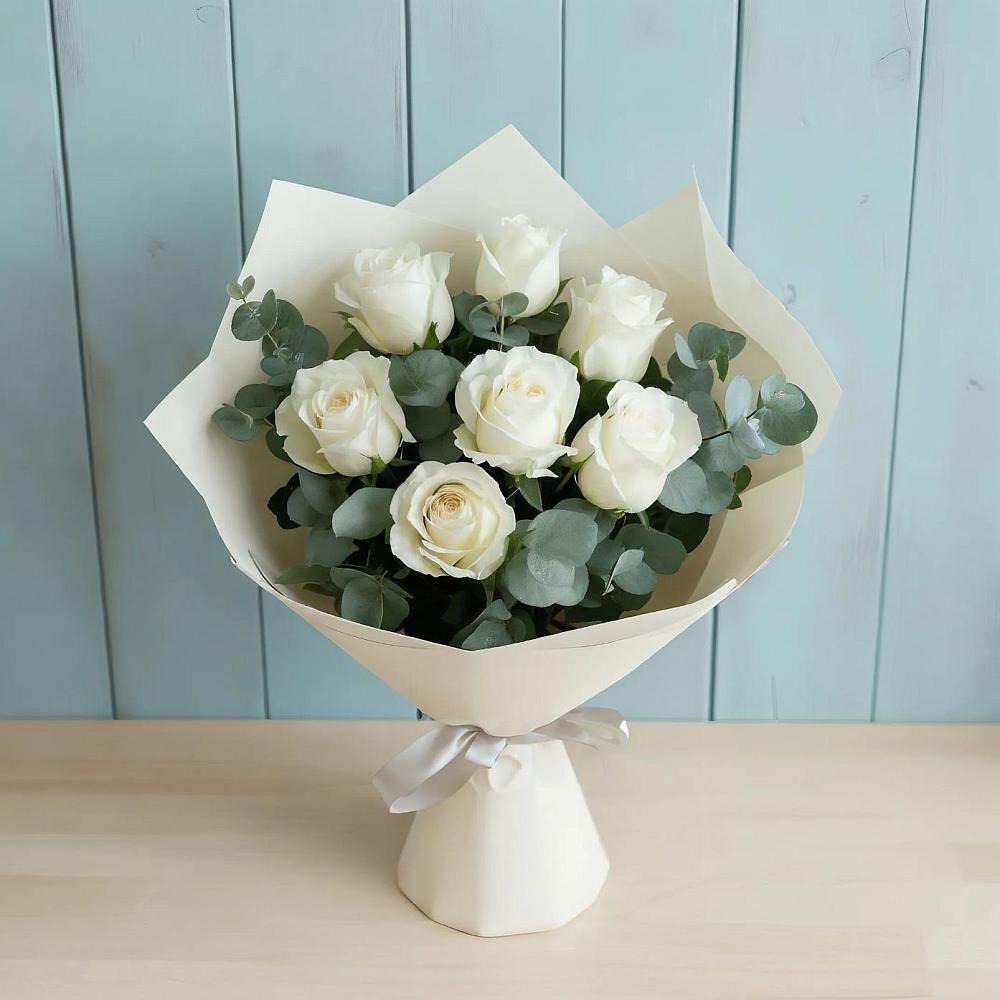 Букет Белые розы в Эвкалипте в Стальском