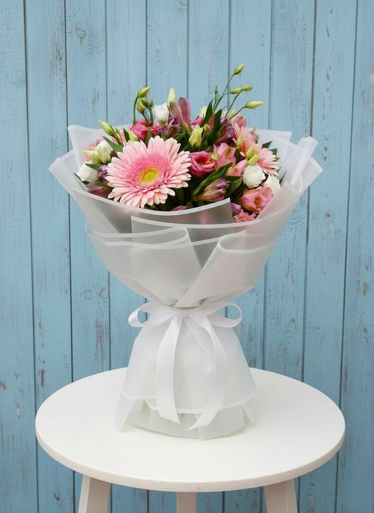 Букет цветов из: Герберы, Альстромерии и Лизиантусы в Стальском