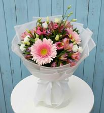 Букет цветов из:  Герберы, Альстромерии и Лизиантусы в Стальском