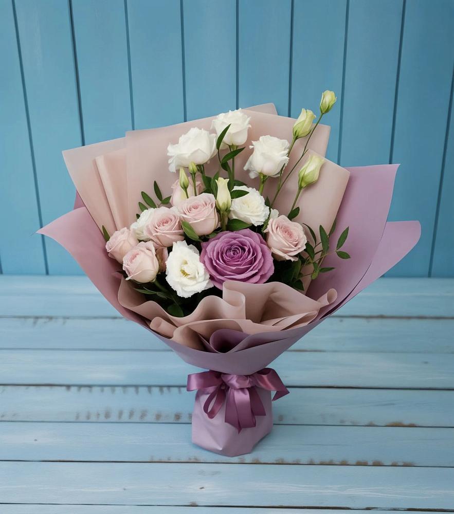 Букет цветов из: Розы и Лизиантусы в Стальском